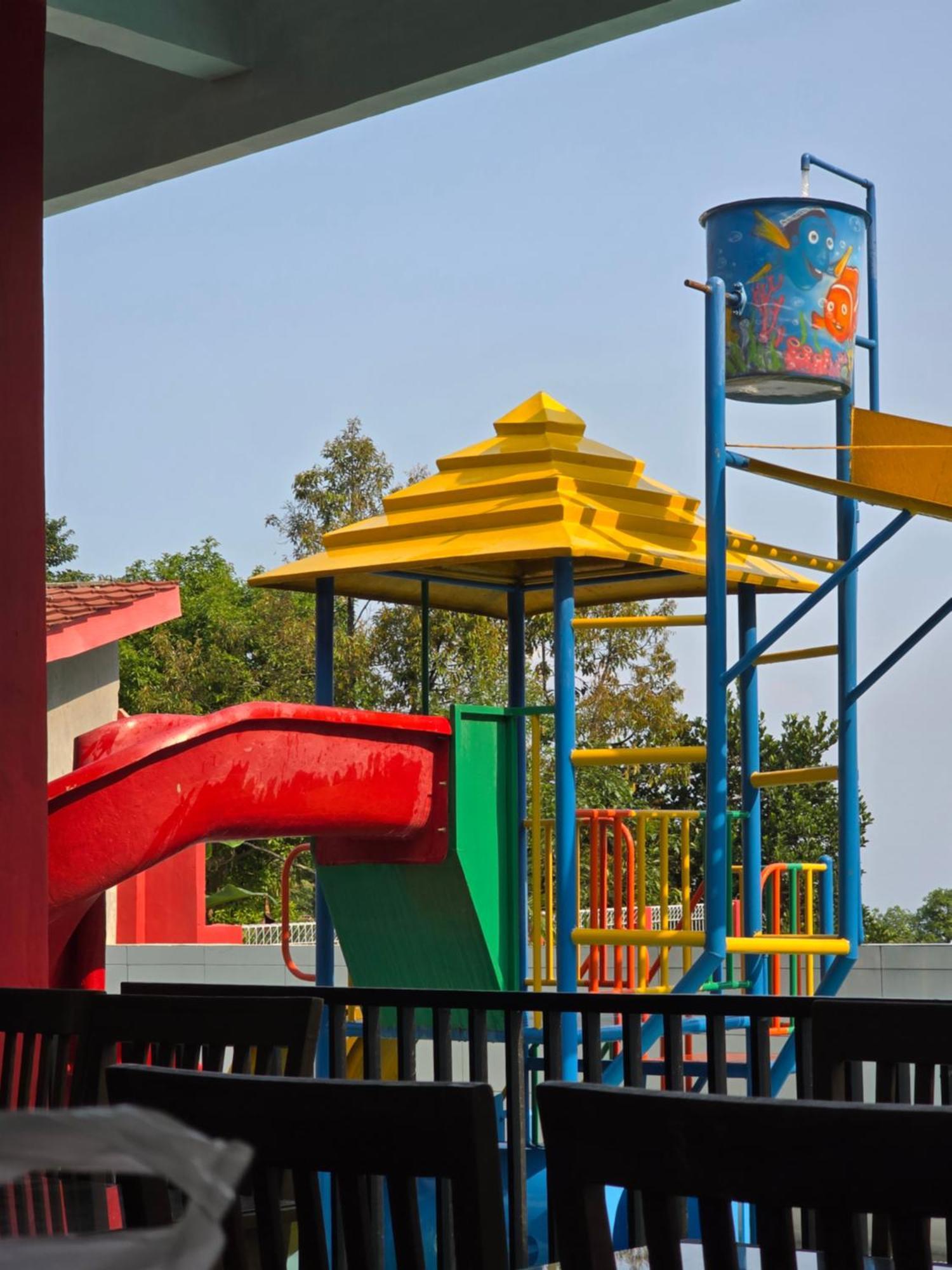 Puri Cigupakan Villa *